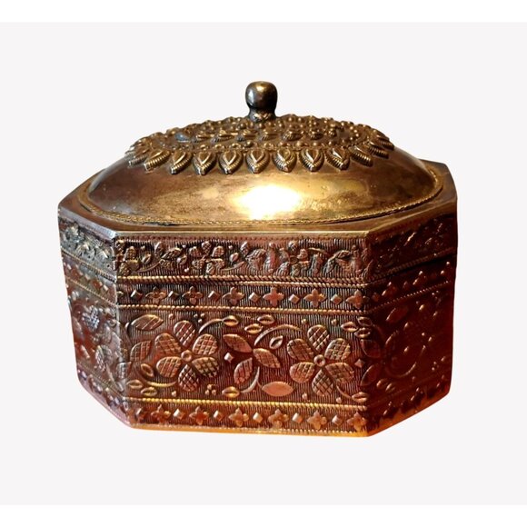 Handmade Other - Vtg Tibetan Mughal Indian Silver Metal Repousse Octagon Shaped Spice Jewelry Box